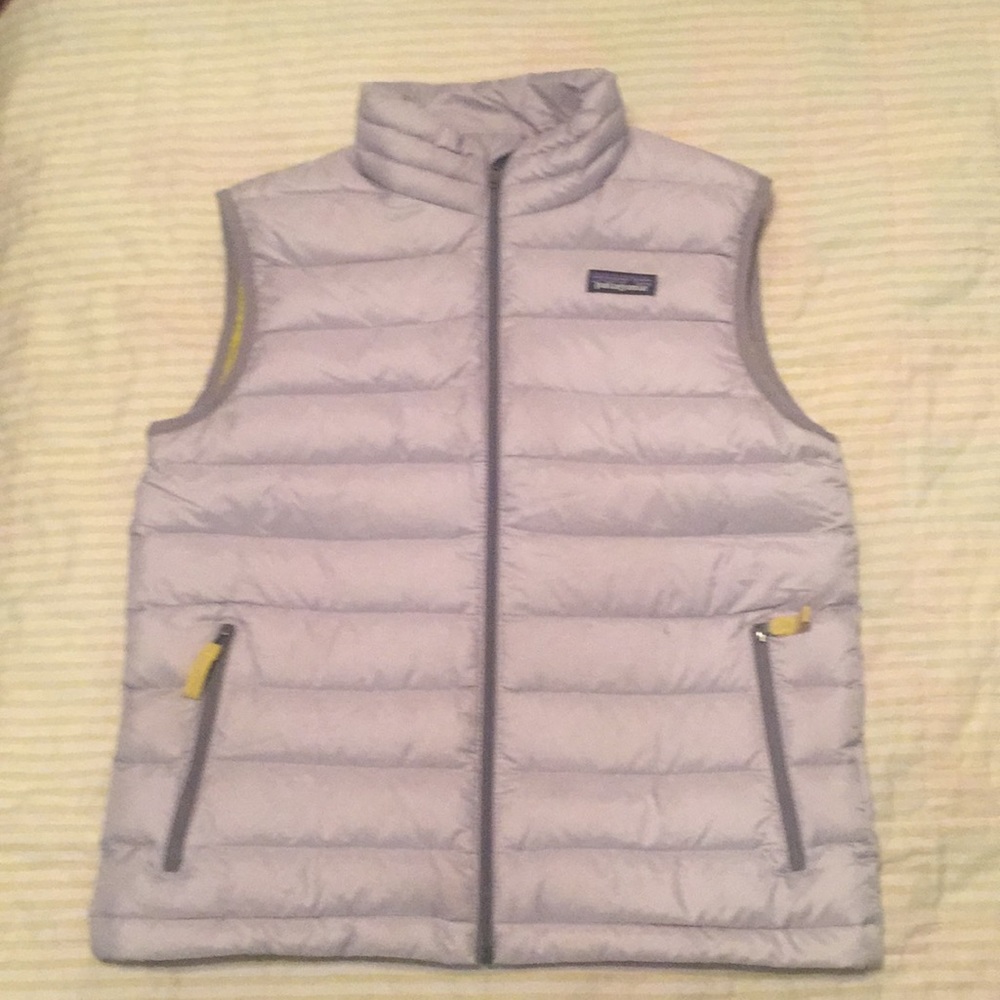 Patagonia vest boys size L(12)